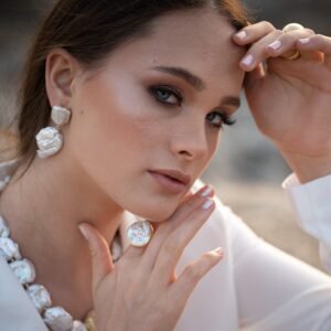 עגילי פנינה פיראית גדולה