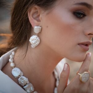 עגילי פנינה פיראית גדולה