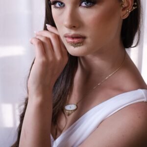 עגיל שפה עשיר