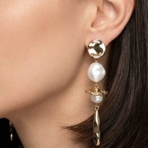 עגילי פנינה וטיפת זהב– שילוב של קלאסיקה ומודרניות