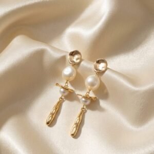 עגילי פנינה וטיפת זהב– שילוב של קלאסיקה ומודרניות