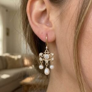 עגילי מלוכה – השראה ויקטוריאנית ופנינים