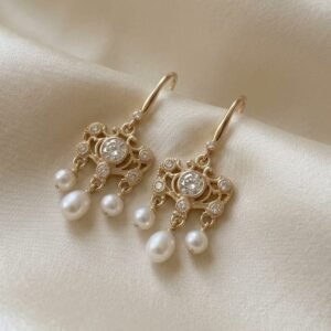 עגילי מלוכה – השראה ויקטוריאנית ופנינים