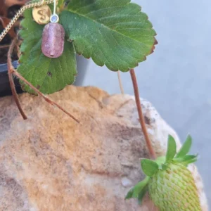 שרשרת תות קוורץ (Strawberry Quartz) בהתאמה אישית – הרמוניה רגשית, שמחה ואופטימיות