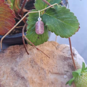 שרשרת תות קוורץ (Strawberry Quartz) בהתאמה אישית – הרמוניה רגשית, שמחה ואופטימיות