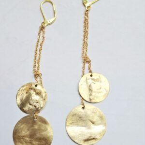 עגילי הקשר האורגניים (The Knot & Coin Earrings)