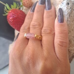 טבעת תות קוורץ ורובי (Strawberry Quartz) – למציאת הייעוד והקצב הפנימי שלך