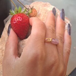 טבעת תות קוורץ ורובי (Strawberry Quartz) – למציאת הייעוד והקצב הפנימי שלך